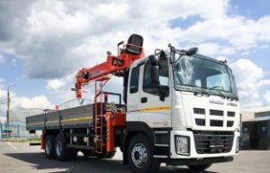 Аренда машины с манипулятором на базе Isuzu Giga по цене от 850 руб./час