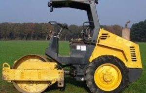 Аренда тротуарного катка BOMAG BW 124 DH-3 — 3,3 тонн по цене от 1190 руб./час