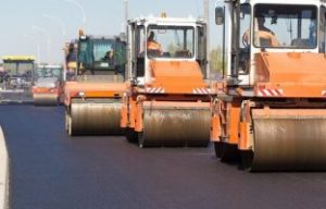 Строительство асфальтированных дорог по цене от 179 руб./м²