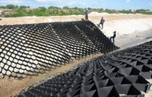 Укрепление откосов насыпей по цене от 39 руб./м2